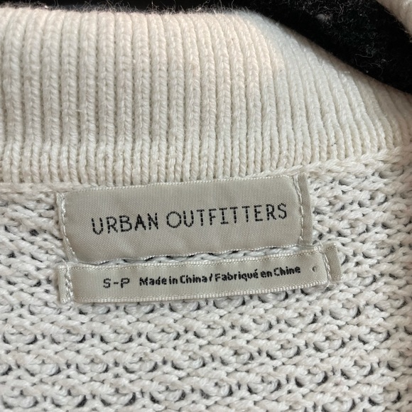 URBAN OUTFITTERS | White Sweater - Picture 2 of 2